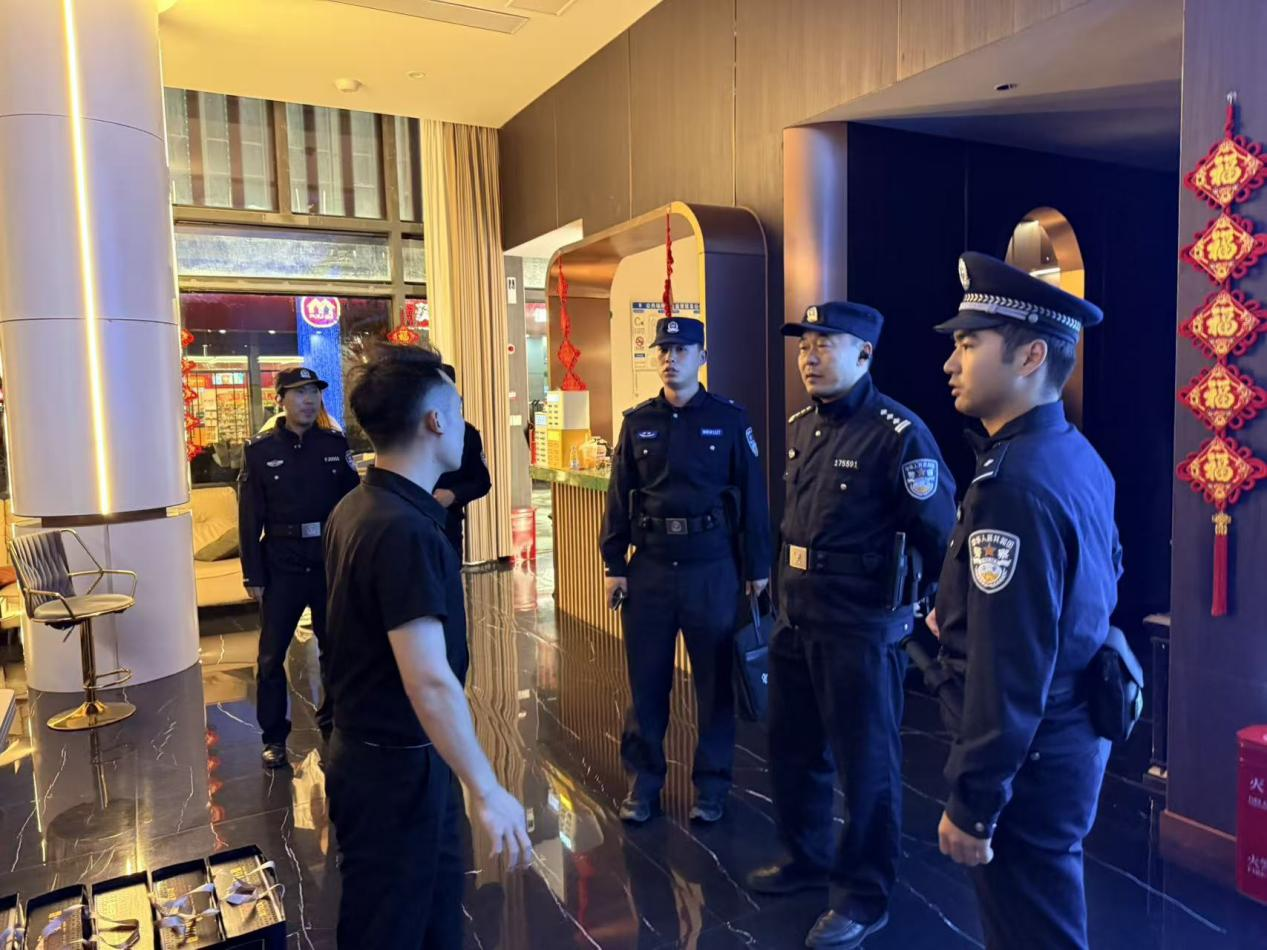 民警聞慶：扎根社區(qū)的“平安守護者”