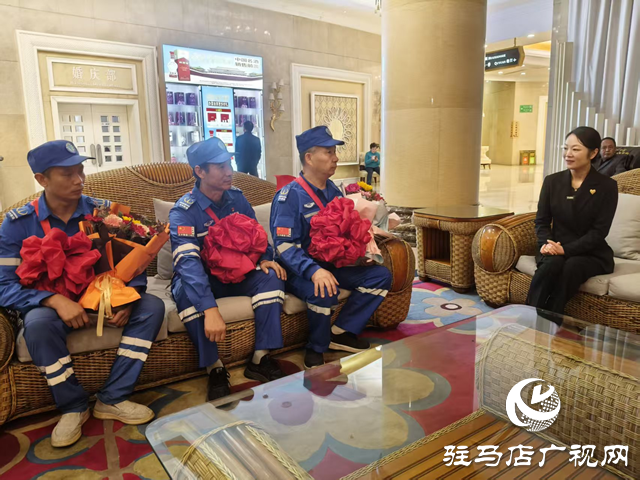 駐馬店天中救援隊：馳援廣西百色勇士凱旋 雨中迎接致敬英雄?
