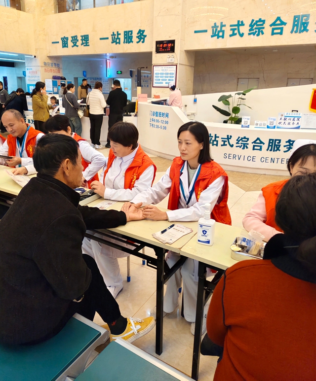 駐馬店市中醫(yī)院開展“世界精神衛(wèi)生日”義診健康宣教活動(dòng)