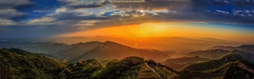 暮色漫過(guò)白云山，來(lái)這里感受云端與晚風(fēng)