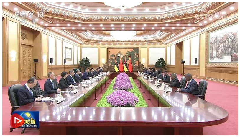 習(xí)近平會(huì)見莫桑比克總理萊維