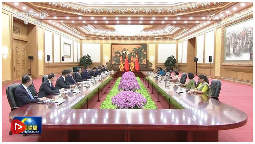 習(xí)近平會見斯里蘭卡總理阿馬拉蘇里亞