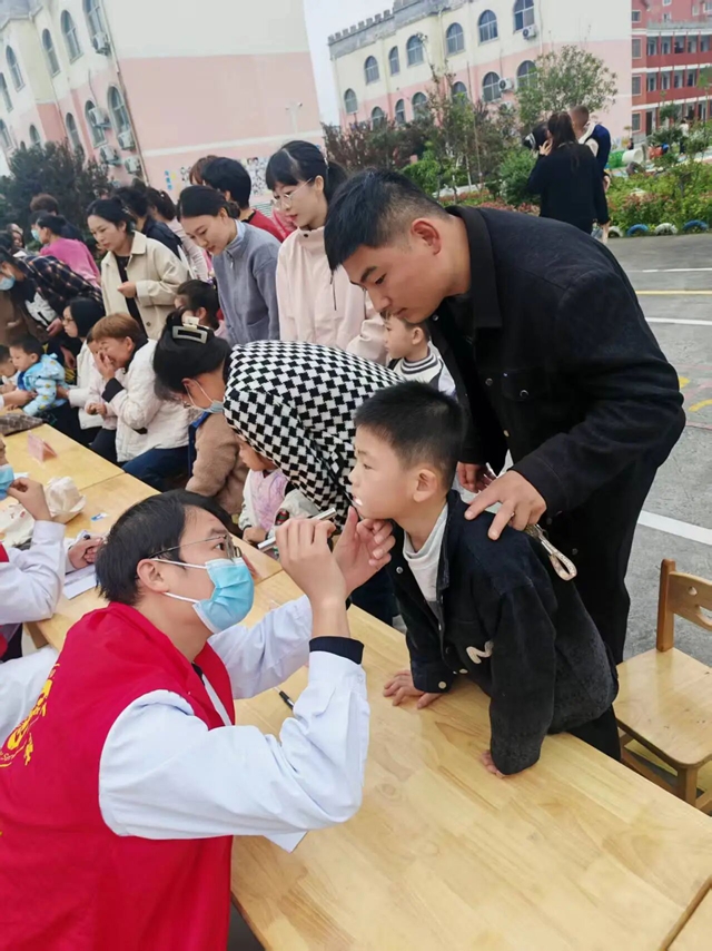 駐馬店市中醫(yī)院走進(jìn)幼兒園開(kāi)展 “五小” 專項(xiàng)行動(dòng) 守護(hù)兒童健康