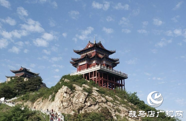 駐馬店：秋日美景藏不住 奇山古鎮(zhèn)繪詩意畫卷