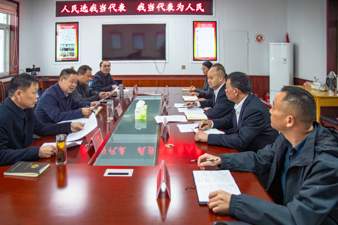市檢察院黨組書記、檢察長(zhǎng)鄭清朝到正陽縣閭河鄉(xiāng)代表聯(lián)絡(luò)站參加活動(dòng)