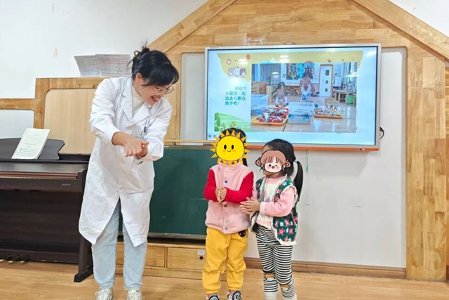 “手”護(hù)成長，健康相伴：駐馬店市第一人民醫(yī)院風(fēng)濕免疫科走進(jìn)恒基名都幼兒園開展健康科普活動(dòng)