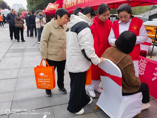 情暖敬老月,“醫(yī)”心護(hù)健康——駐馬店市中醫(yī)院開(kāi)展“全國(guó)敬老月”義診活動(dòng)