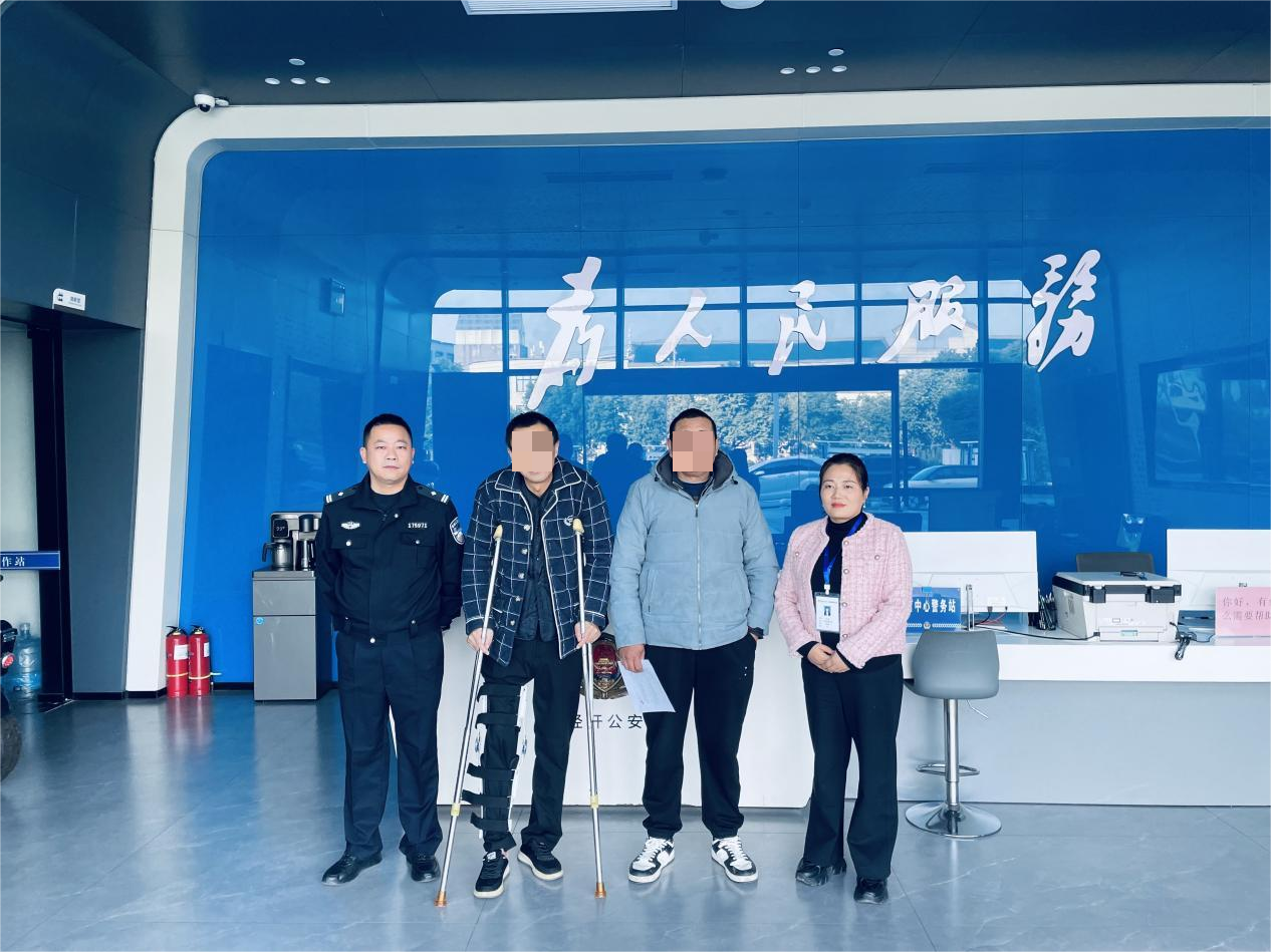 電動(dòng)車(chē)“自啟”撞人 警調(diào)聯(lián)動(dòng)解糾紛