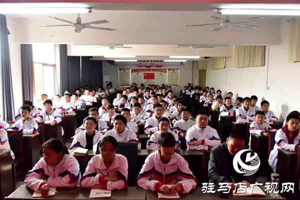 平輿公安走進平輿二中開展法治與反詐宣傳活動筑牢青少年安全防線