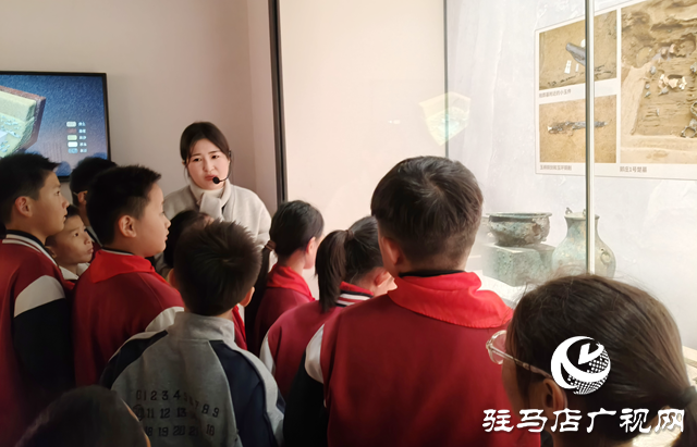 駐馬店經(jīng)濟(jì)開發(fā)區(qū)金雀路小學(xué)開展“探尋蔡國歷史 感受文化魅力”親子主題實踐活動?