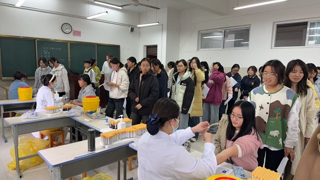 駐馬店市第二中醫(yī)院——健康體檢中心周末赴校服務(wù) 為農(nóng)業(yè)工程職業(yè)學(xué)院學(xué)生健康護(hù)航?