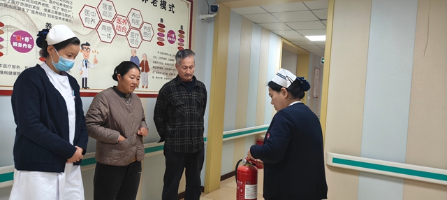 筑牢安全防線(xiàn)：駐馬店市第二中醫(yī)院養(yǎng)老護(hù)理中心開(kāi)展消防安全培訓(xùn)