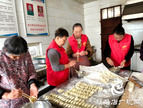 共青團(tuán)平輿縣委聯(lián)合平輿縣星火志愿者協(xié)會(huì)開(kāi)展助老敬老志愿服務(wù)活動(dòng)