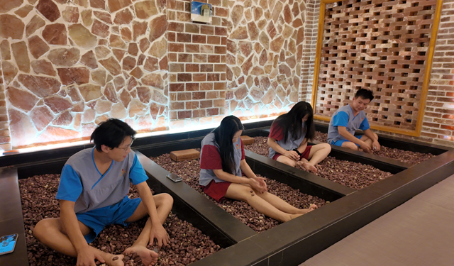 ??駐馬店：“暖經(jīng)濟”升溫 汗蒸洗浴成休閑熱門??