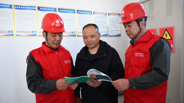 國網(wǎng)確山縣供電公司:開展“秋季安全用電進企業(yè)”專項服務(wù)