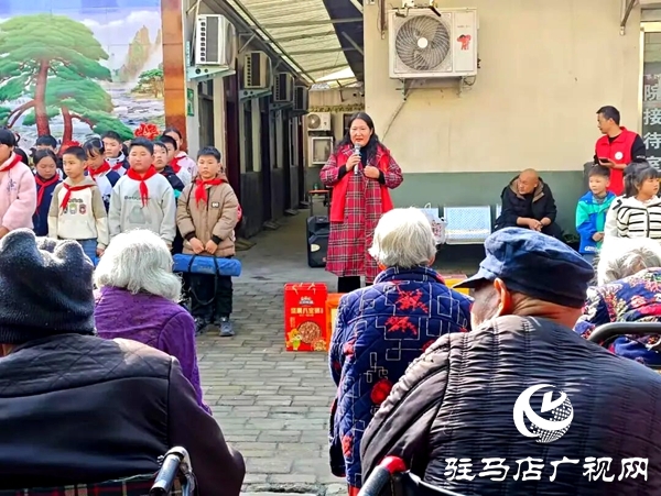 平輿縣身邊好人協(xié)會攜射橋鎮(zhèn)第一小學(xué)師生志愿者赴敬老院送溫暖