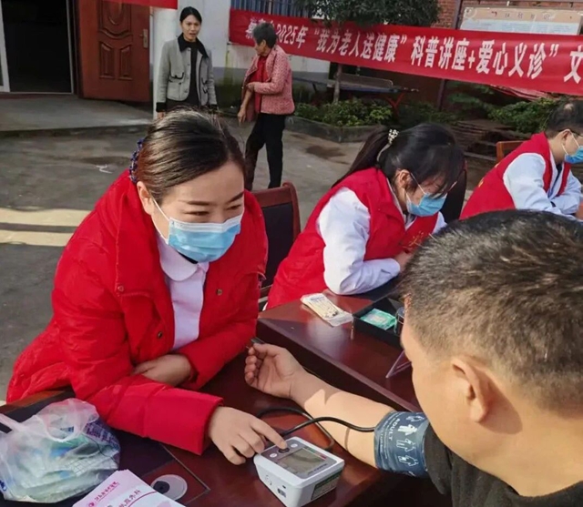 暖心義診踐初心 健康科普惠民生——駐馬店市中醫(yī)院開展系列惠民行動守護群眾健康
