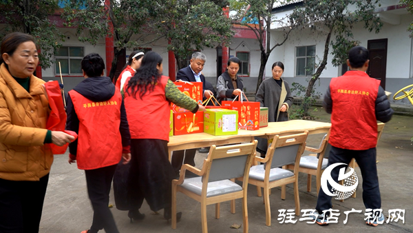 平輿縣身邊好人協(xié)會重陽節(jié)到東皇街道敬老院開展“弘揚敬老美德 情暖重陽佳節(jié)”主題活動