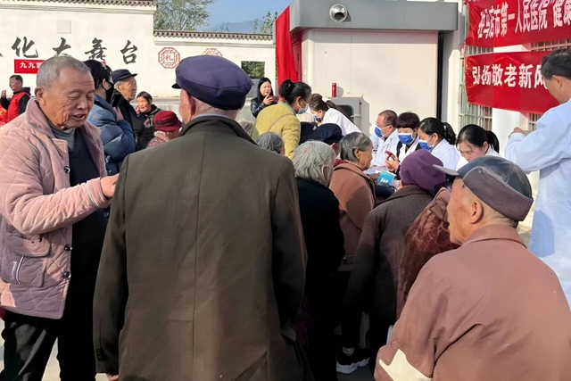情暖重陽，健康相伴——駐馬店市第一人民醫(yī)院開展重陽節(jié)健康義診活動