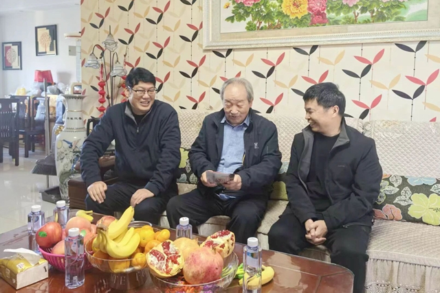 重陽(yáng)敬老暖金秋 深情慰問(wèn)傳溫情——駐馬店市中心醫(yī)院開展離退休老職工慰問(wèn)活動(dòng)