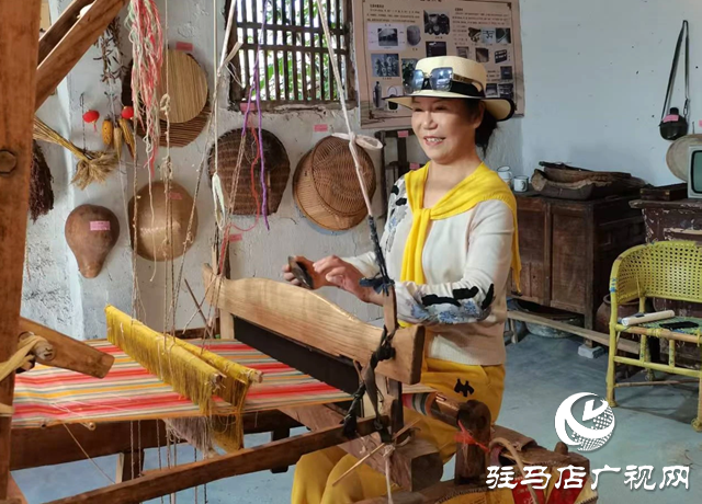 泌陽縣文藝宣講走進(jìn)昌莊村 助力“芳香小鎮(zhèn)”文旅融合發(fā)展??