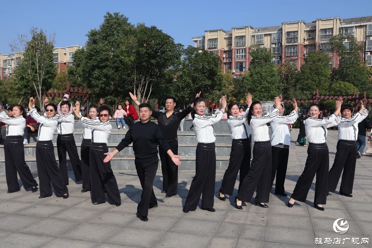 正陽(yáng)縣賀“重陽(yáng)”銀齡行動(dòng)體育健身主題活動(dòng)舉行