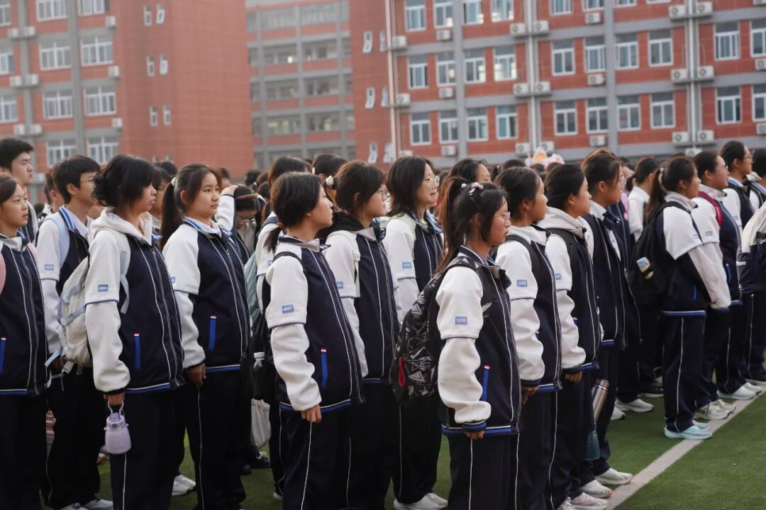 駐馬店市第二高級(jí)中學(xué)這場“行走的思政課”獲贊無數(shù)
