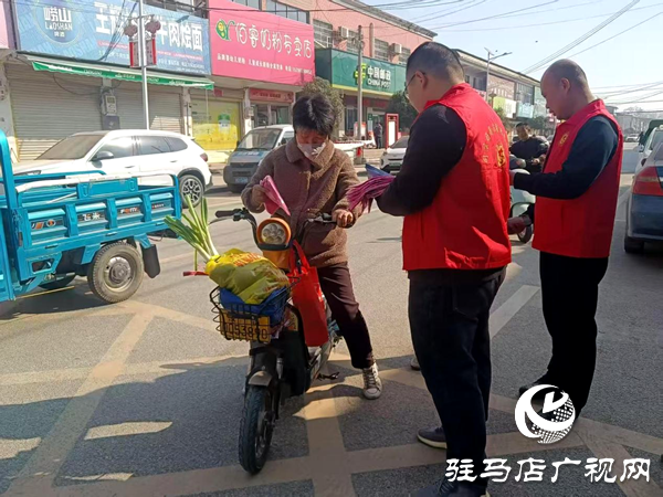 平輿縣李屯鎮(zhèn)：法律咨詢搭建“連心橋” 普法宣傳“接地氣”
