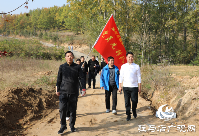泌陽融媒中心走進王店鎮(zhèn)“芳香小鎮(zhèn)”慶祝第26個記者節(jié)