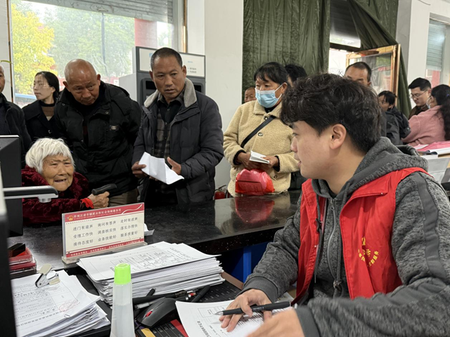 驛城區(qū)諸市鎮(zhèn)開展殘疾證集中辦理?志愿服務(wù)活動