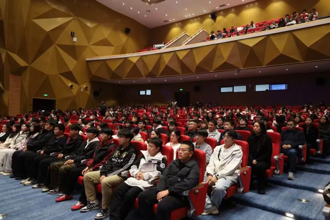  庭審進(jìn)校園 法槌敲警鐘——駐馬店幼兒師范高等?？茖W(xué)校開展普法教育活動