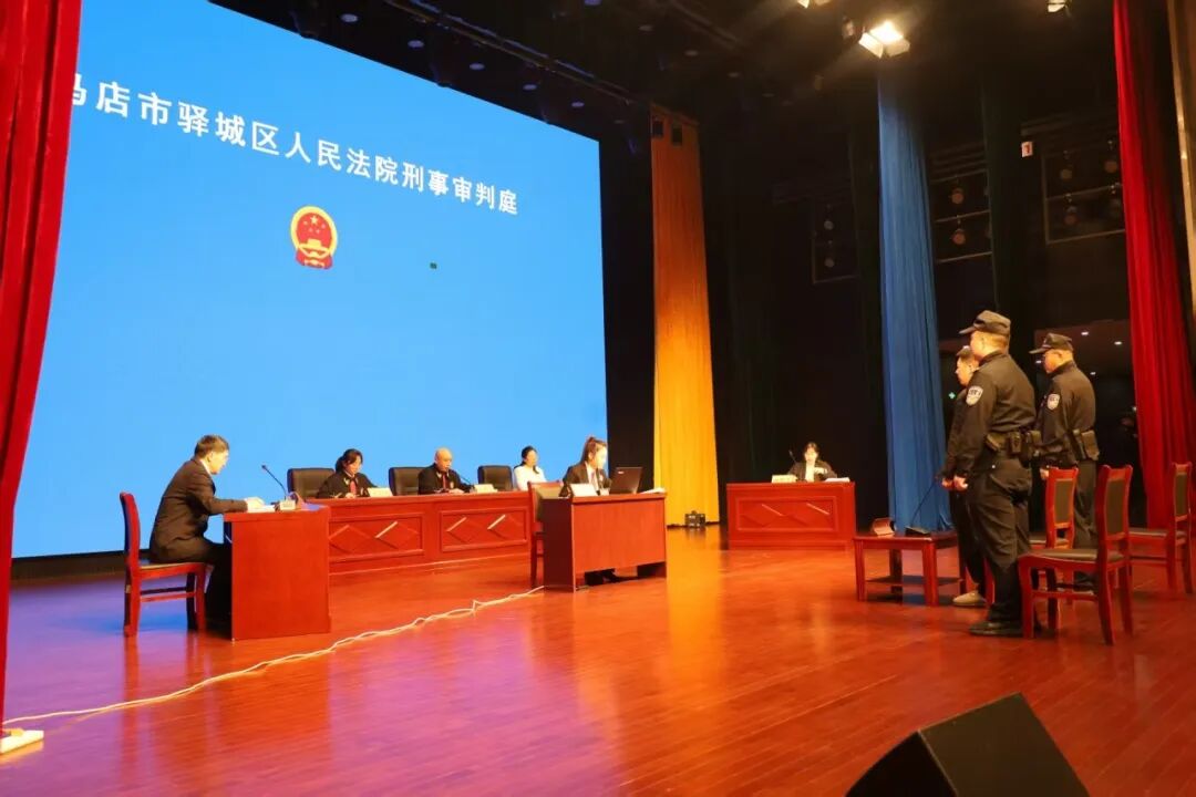  庭審進(jìn)校園 法槌敲警鐘——駐馬店幼兒師范高等?？茖W(xué)校開展普法教育活動