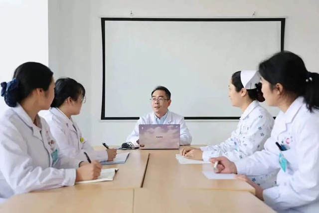 從“走路腿軟”到化險為夷——駐馬店11歲白血病女孩經(jīng)歷30天生命接力