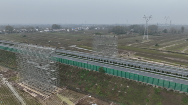 國(guó)網(wǎng)駐馬店供電公司:高效實(shí)施跨越施工 助推重點(diǎn)工程建設(shè)