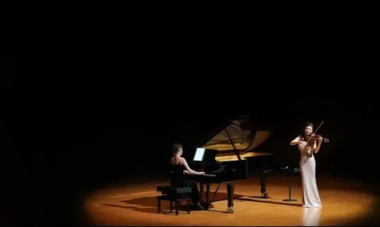 琴動天中，蝶舞千年｜谷麗莎攜《梁?！窔w“故鄉(xiāng)”，駐馬店這場演出別錯過