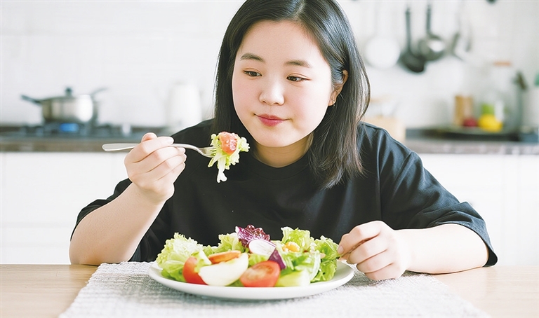 健康“享瘦” 3個(gè)減肥謠言別踩坑