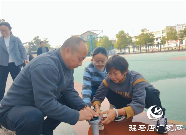  關(guān)王廟中學(xué)消防栓使用培訓(xùn)活動