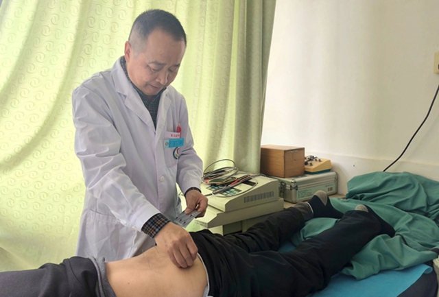 錦旗熠熠映初心 妙手仁心解沉疴——駐馬店市第二中醫(yī)院疼痛一科雙醫(yī)協(xié)作 助患者擺脫重度腰腿痛困擾