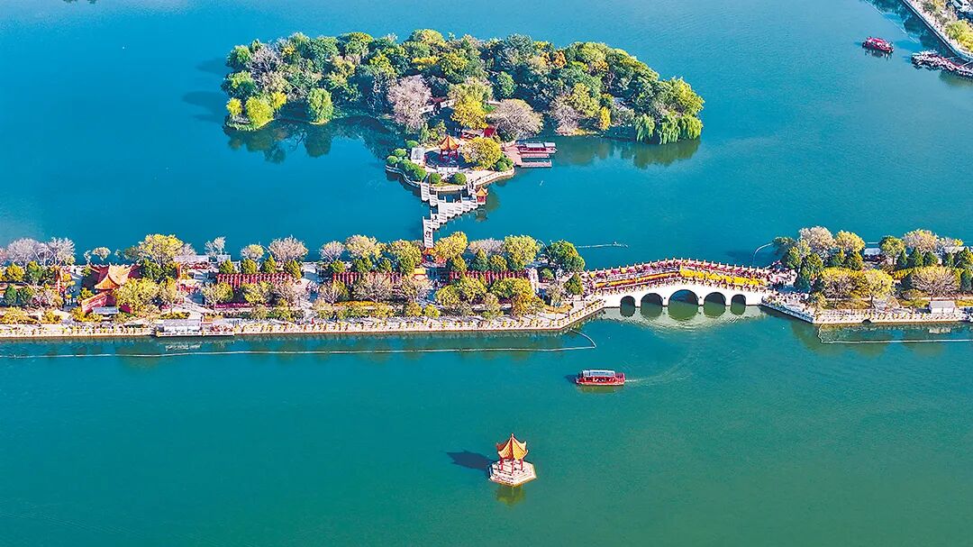 請打開“運(yùn)河秋韻”畫卷！