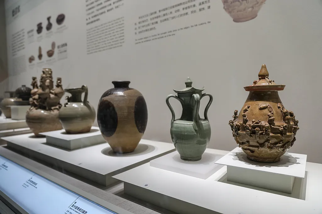 每日文物丨南宋工匠制瓷“翻車” 卻讓祝福加倍