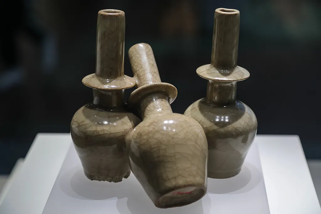 每日文物丨南宋工匠制瓷“翻車” 卻讓祝福加倍