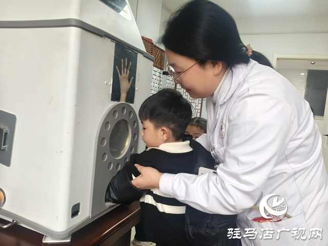  駐馬店?duì)柨抵嗅t(yī)院開(kāi)展兒童青少年生長(zhǎng)發(fā)育公益義診活動(dòng)