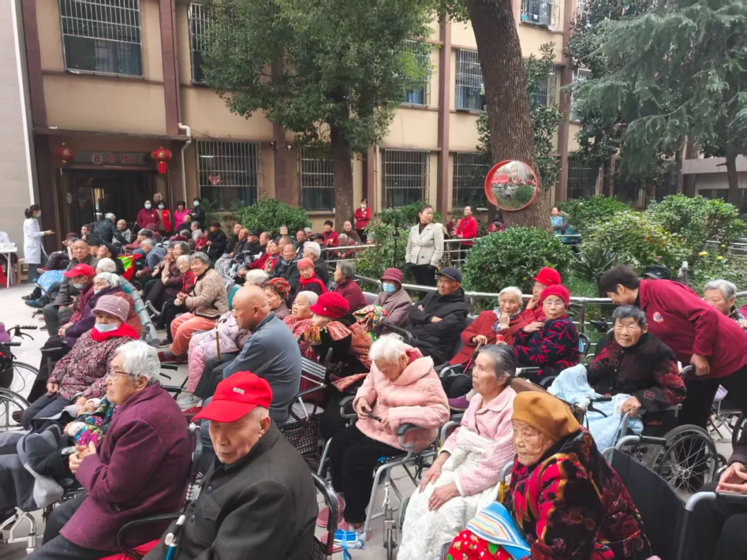 【惠民演出】群星耀基層 藝路惠民生2025駐馬店市文化惠民下基層文藝演出走進(jìn)健康路中段社區(qū)金福園養(yǎng)老院