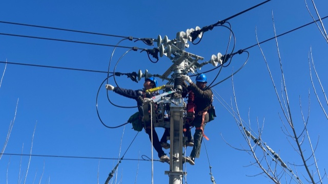 國網(wǎng)泌陽縣供電公司：加快電網(wǎng)建設 備戰(zhàn)迎峰度冬