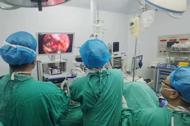 首例突破！駐馬店市中心醫(yī)院成功實施高難度全腹腔鏡下左腎腫瘤合并下腔靜脈Ⅱ級癌栓術(shù)