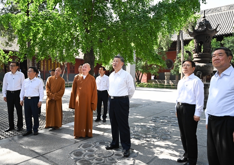 習近平在河南考察時強調：堅定信心推動高質量發(fā)展高效能治理 奮力譜寫中原大地推進中國式現(xiàn)代化新篇章