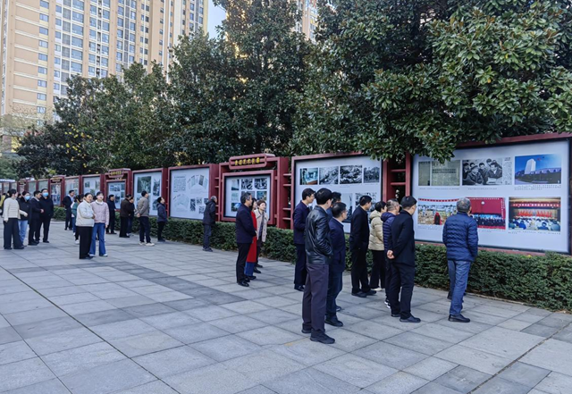 駐馬店專區(qū)建立六十周年圖片展開展