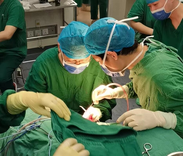 80歲大面積腦出血患者獲救記：微創(chuàng)手術打通生命通道