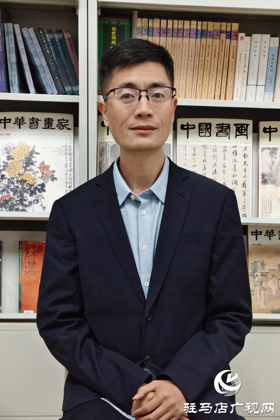 駐馬店幼兒師范高等?？茖W(xué)校教師智博獲評“河南省十佳青年詩人”