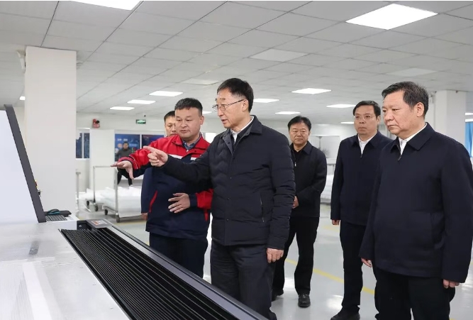 劉寧到駐馬店平輿上蔡西平調(diào)研時強(qiáng)調(diào)：突出特色優(yōu)勢 加快轉(zhuǎn)型升級 推動縣域經(jīng)濟(jì)高質(zhì)量發(fā)展